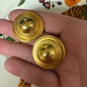Matte Robin Kahn Gold Flying Saucer Clip On Earrings
